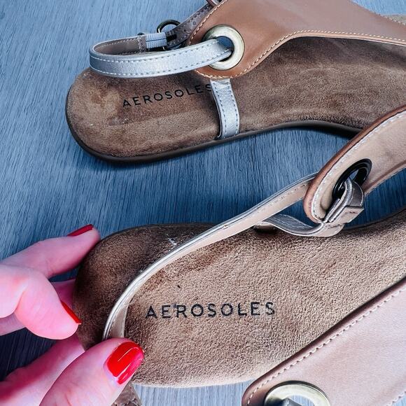 Aerosoles Brown Flat Thong Toe Sandals - Picture 5 of 6
